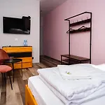 Tenis Park Advantage Bed & Breakfast