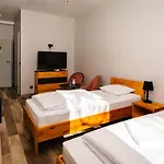 Tenis Park Advantage Bed & Breakfast 3*