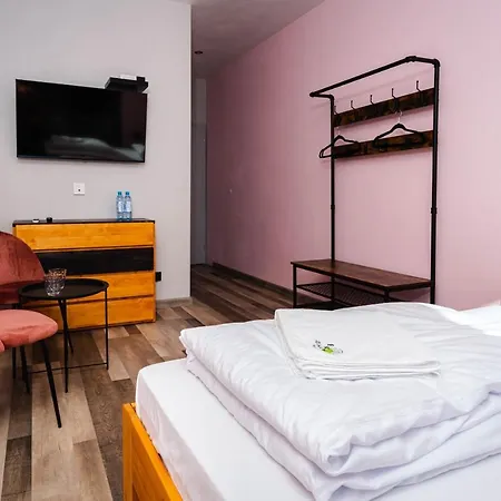 Tenis Park Advantage Bed & Breakfast