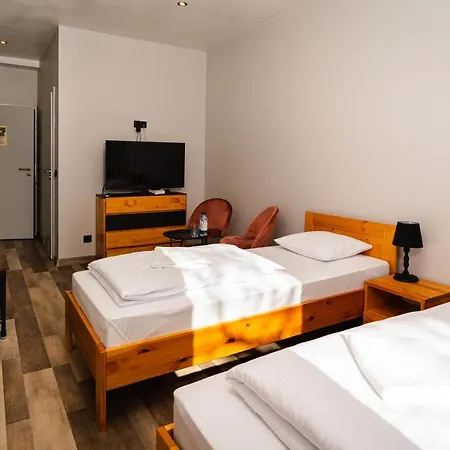 Tenis Park Advantage Bed & Breakfast 3*